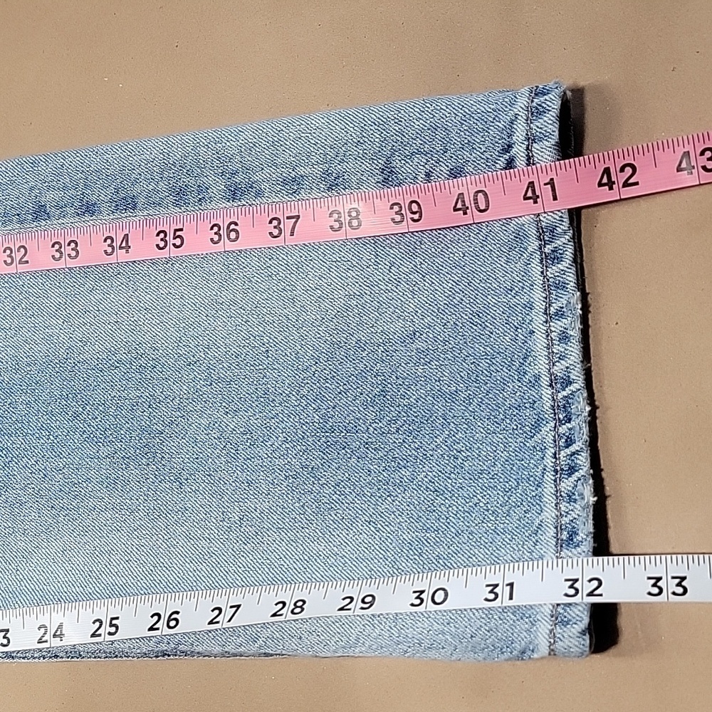 American Eagle Size 2 Med-Light Wash Low Rise Baggy Jeans, Distressed/Destroyed - Picture 10 of 15
